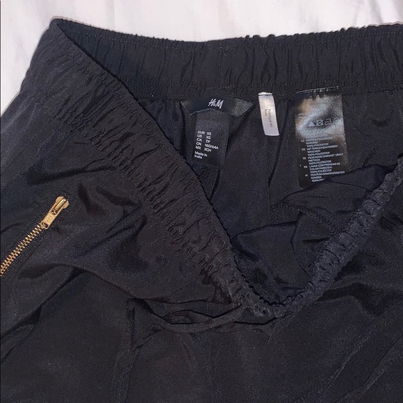 H&M // flowy chiffon pants - Picture 4 of 5